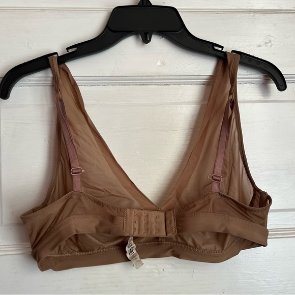 Mesh Triangle Bralette - Picture 5 of 6